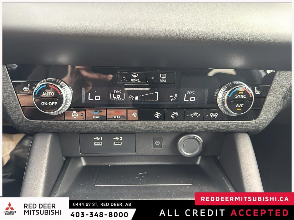 2025 Mitsubishi Outlander SE-12