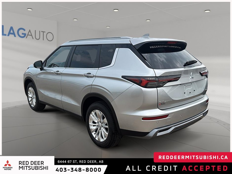 2025 Mitsubishi Outlander SE-3
