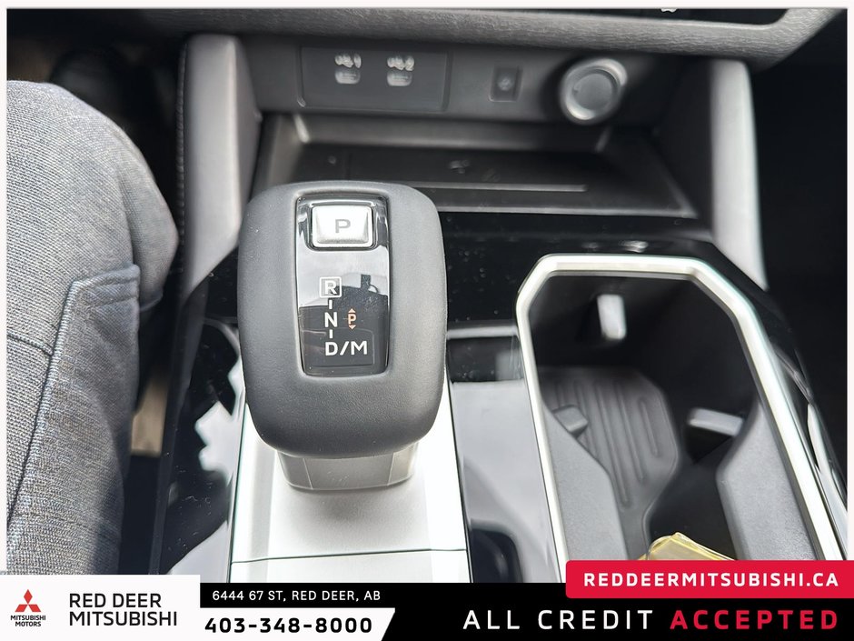2025 Mitsubishi Outlander SEL-13