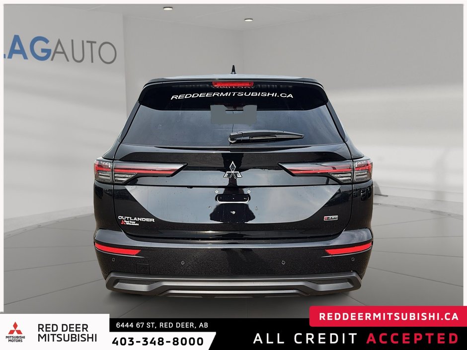 2025 Mitsubishi Outlander ES-2