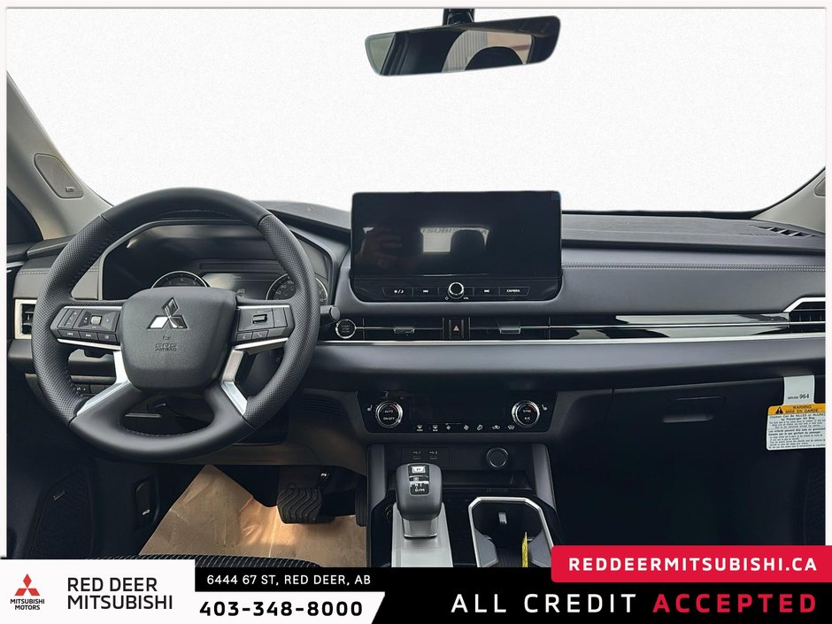 2025 Mitsubishi Outlander ES-8