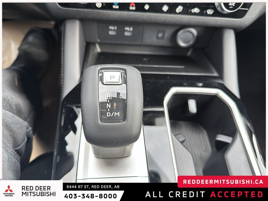 2025 Mitsubishi Outlander SE-13