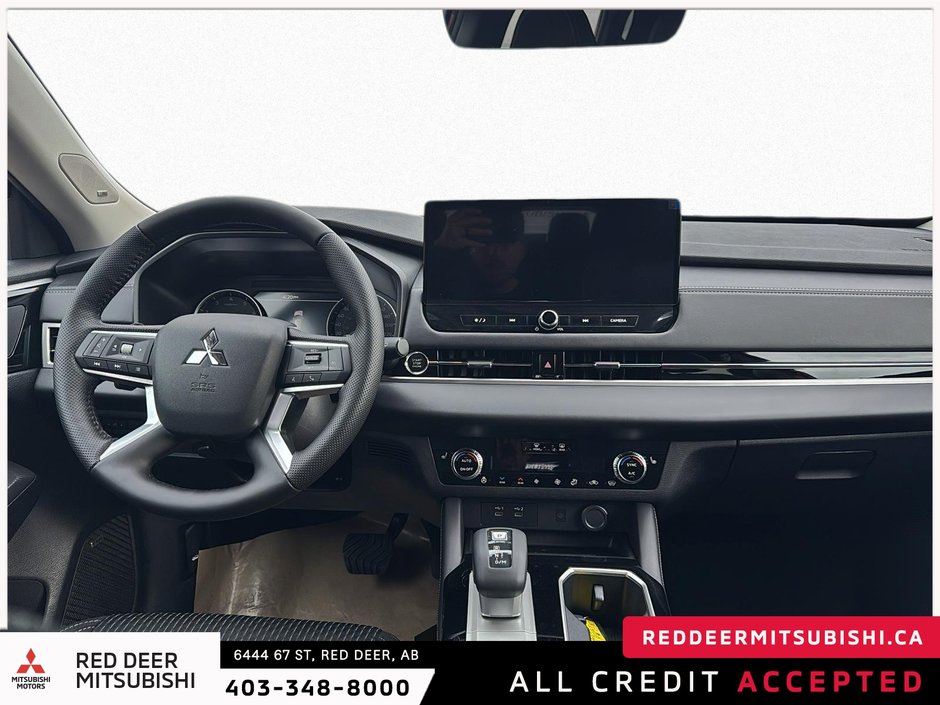 2025 Mitsubishi Outlander SE-8