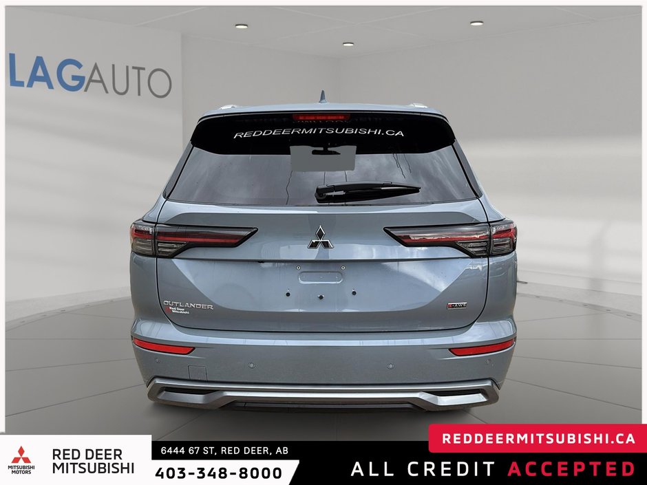 2025 Mitsubishi Outlander-2