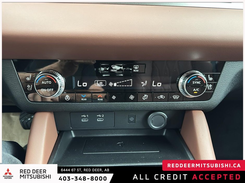 2025 Mitsubishi Outlander-12