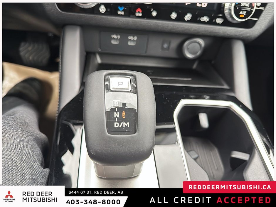 2025 Mitsubishi Outlander SEL-14