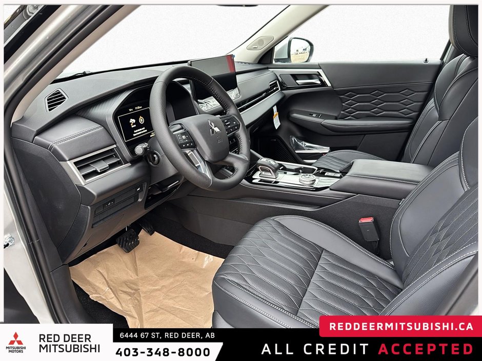 2025 Mitsubishi Outlander SEL-13