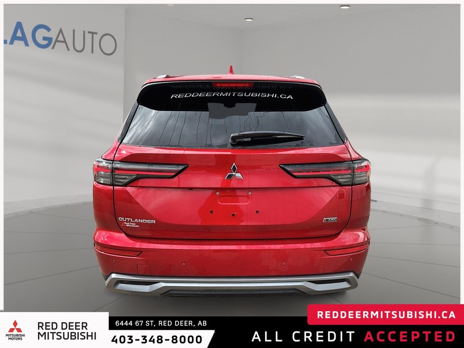 2025 Mitsubishi Outlander-2