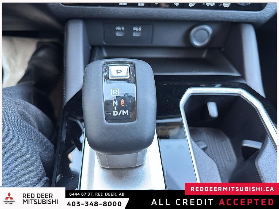 2025 Mitsubishi Outlander ES S-AWC-13