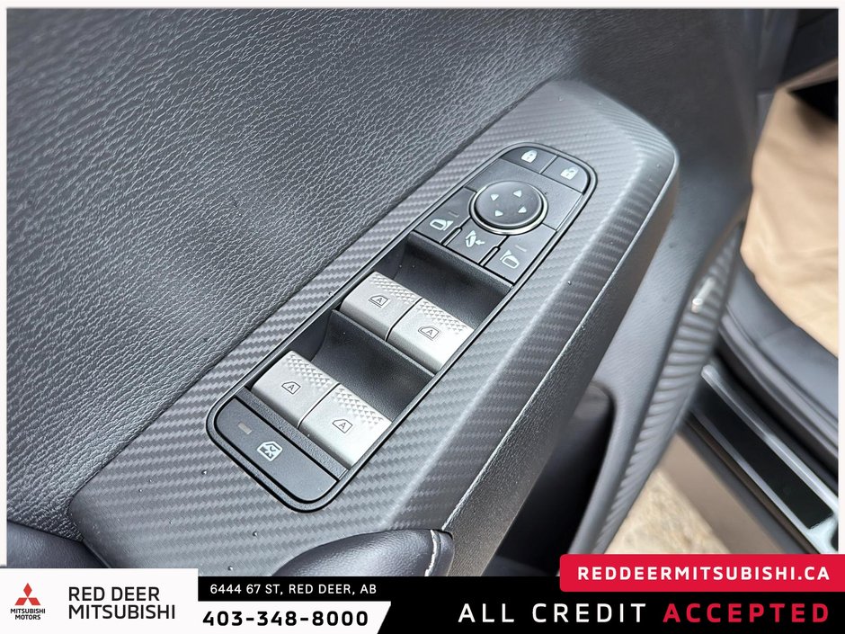 2025 Mitsubishi Outlander LE S-AWC-9