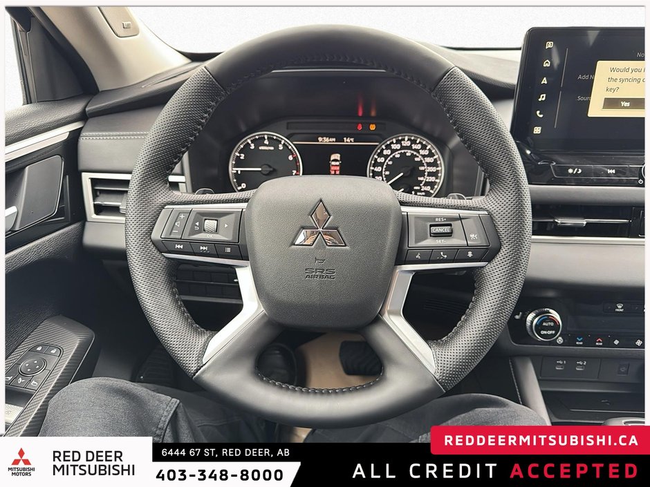 2025 Mitsubishi Outlander LE S-AWC-10