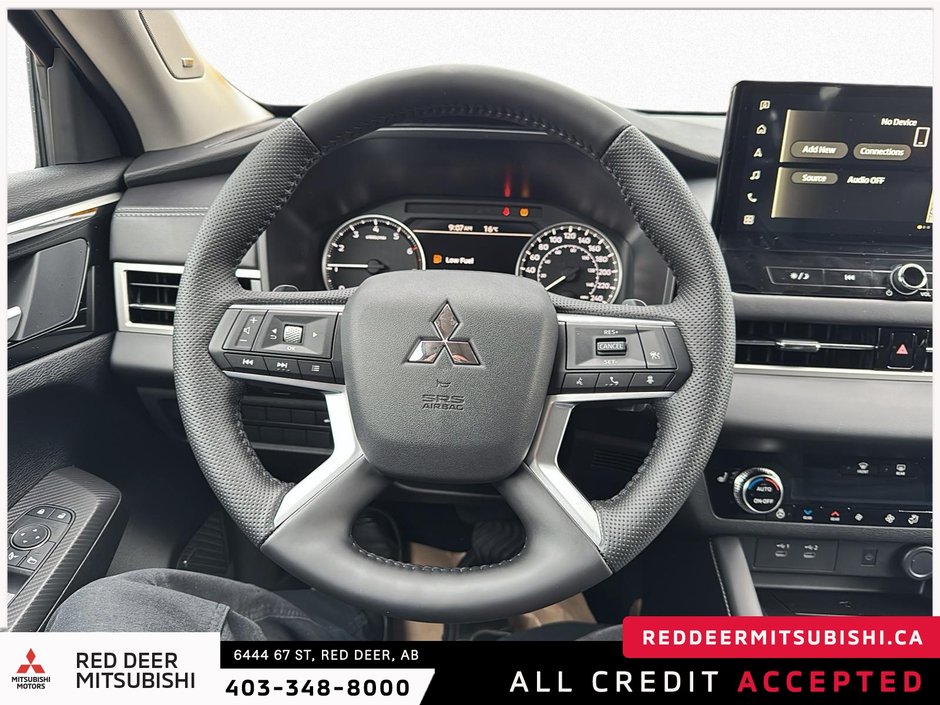 2025 Mitsubishi Outlander LE S-AWC-10