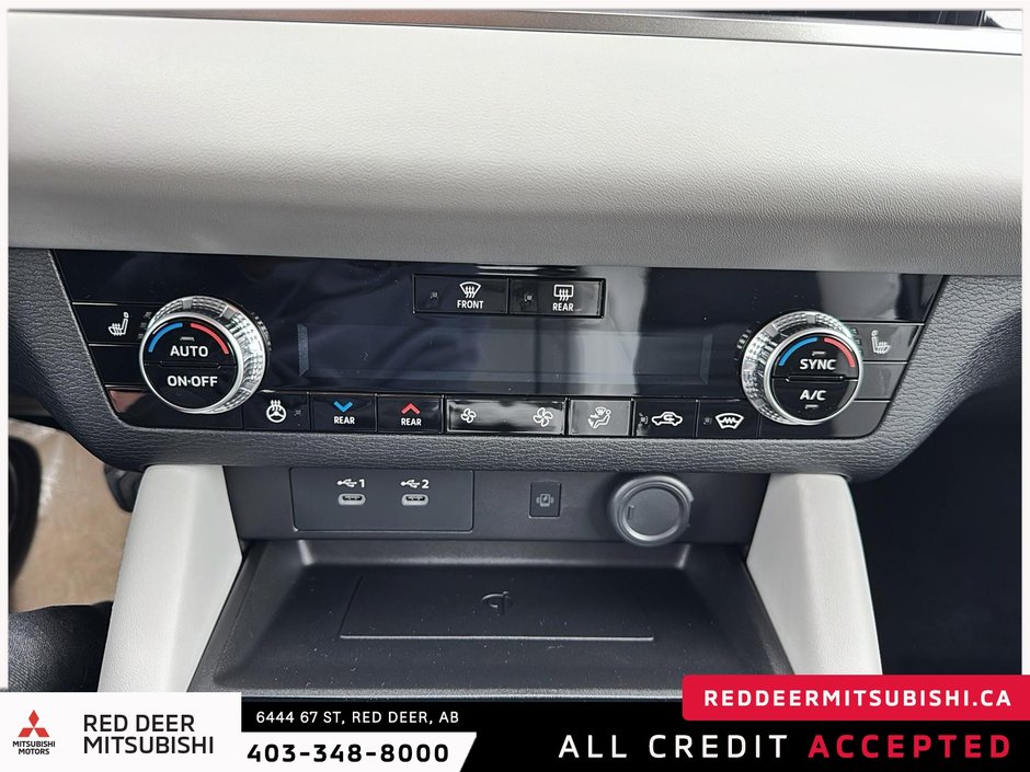 2025 Mitsubishi Outlander LE S-AWC-11