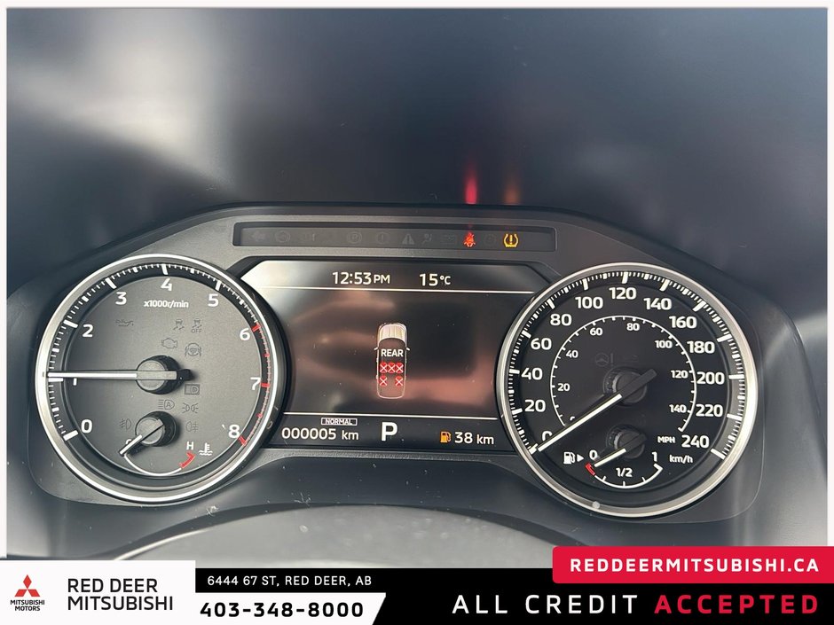 2025 Mitsubishi Outlander LE S-AWC-11