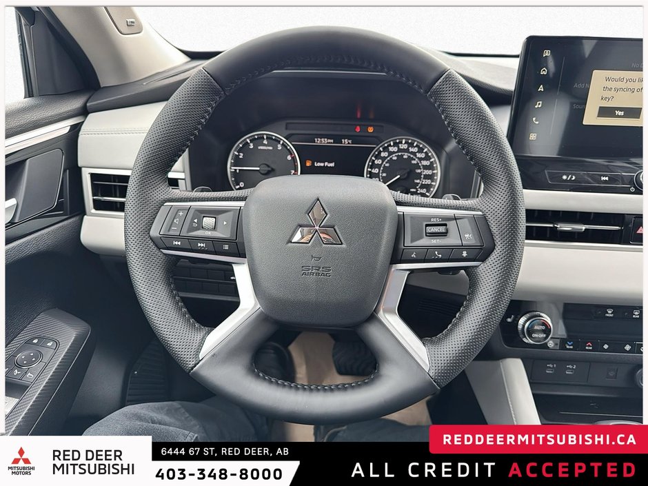 2025 Mitsubishi Outlander LE S-AWC-10