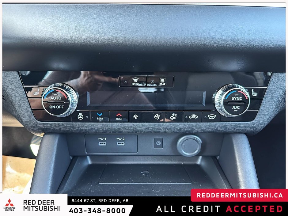 2025 Mitsubishi Outlander SE S-AWC-12