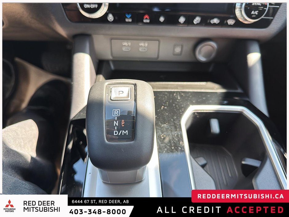 2025 Mitsubishi Outlander SE S-AWC-13