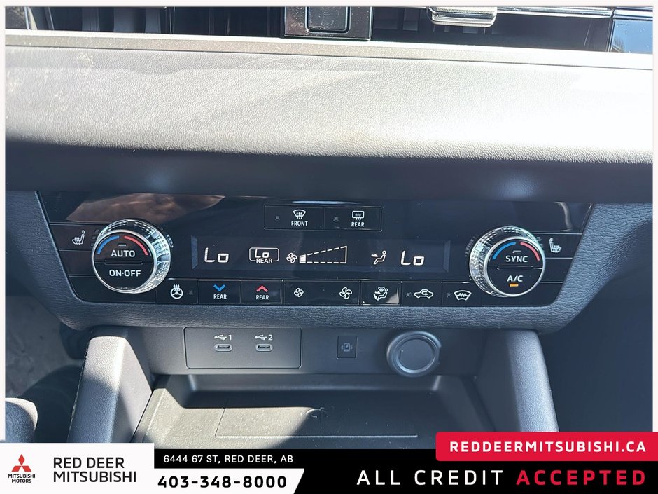 2025 Mitsubishi Outlander SE S-AWC-12