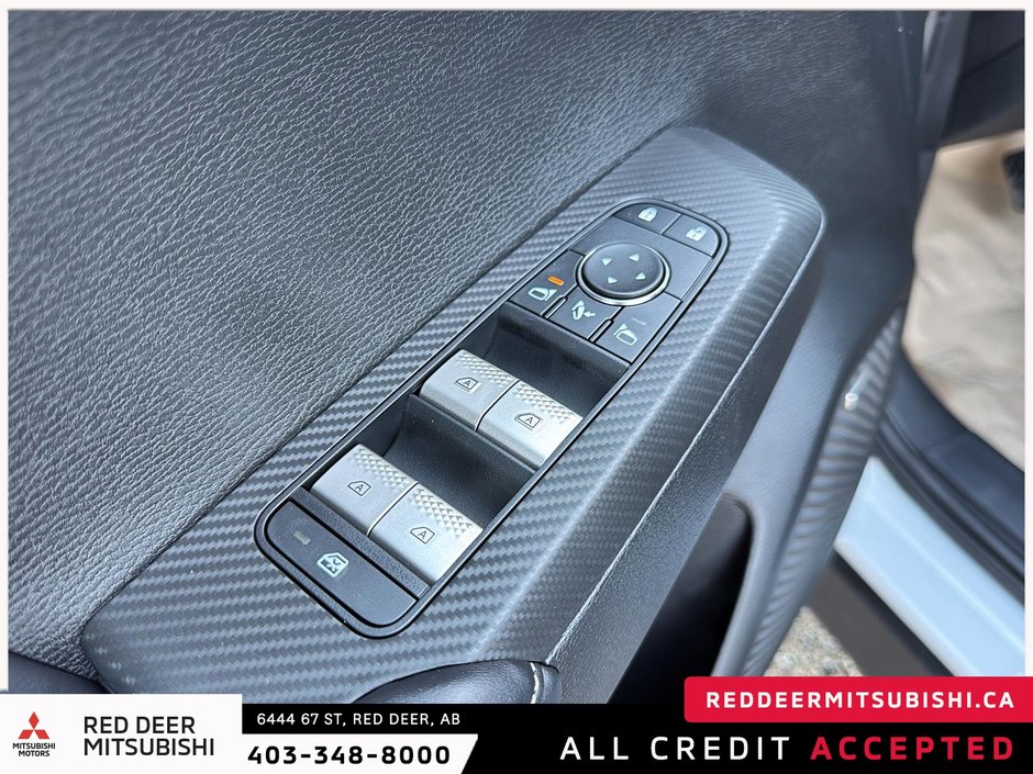 2025 Mitsubishi Outlander LE S-AWC-9