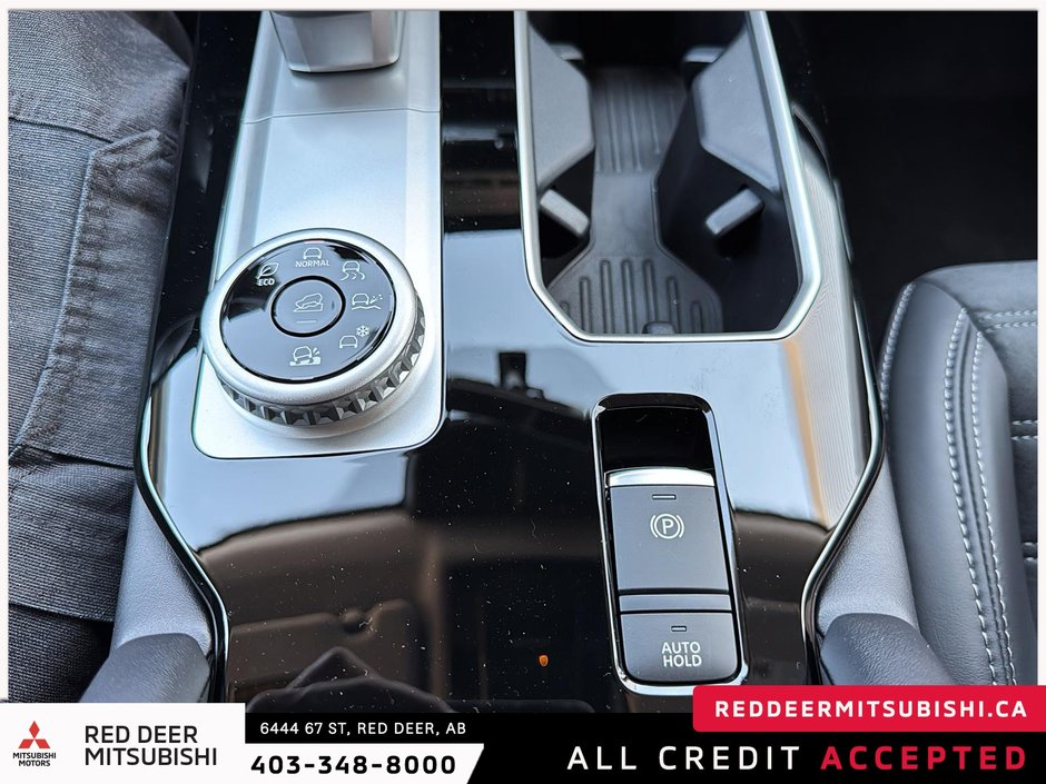 2025 Mitsubishi Outlander LE S-AWC-14