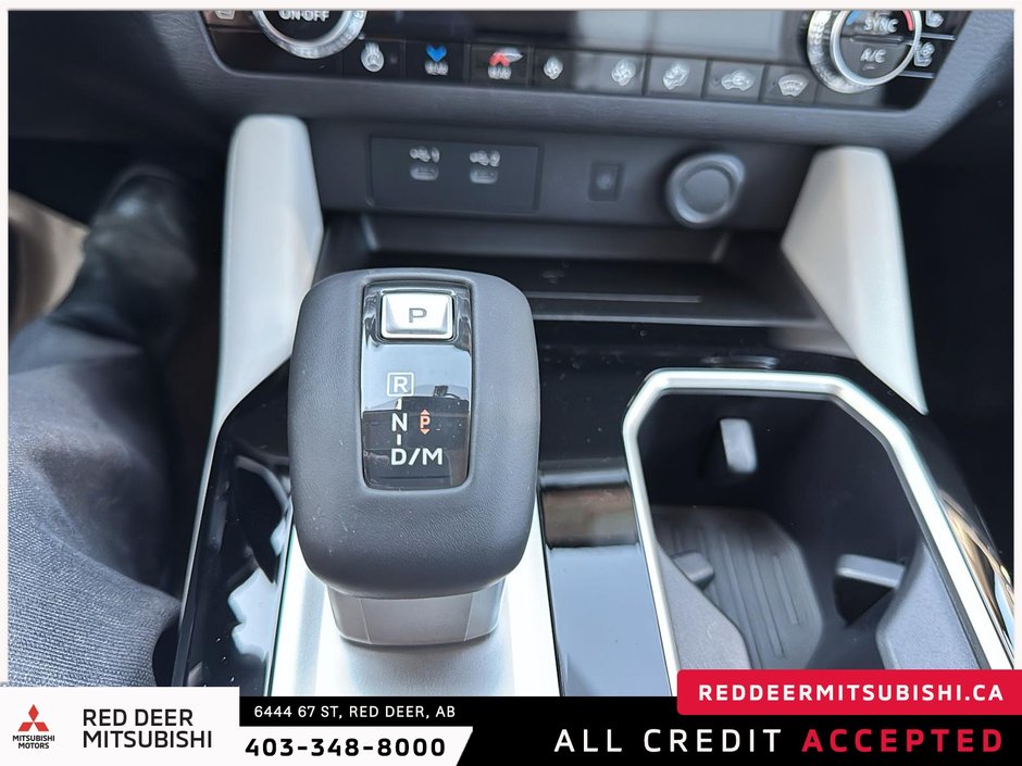 2025 Mitsubishi Outlander SEL S-AWC-13