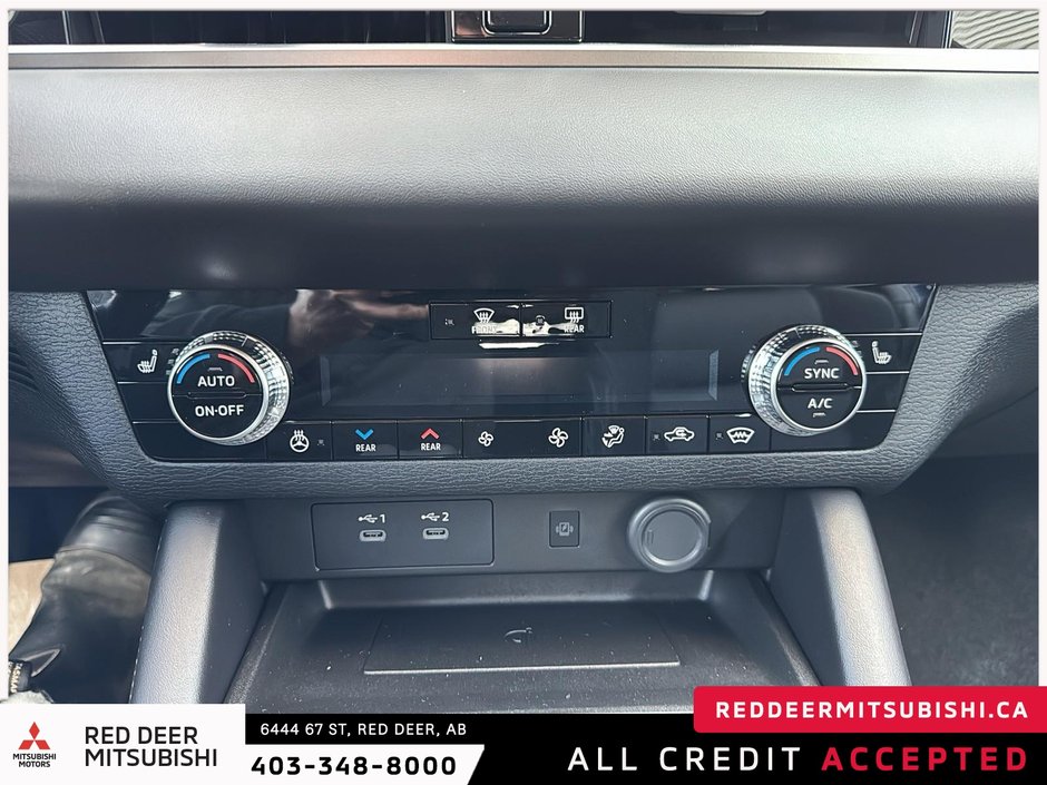 2025 Mitsubishi Outlander SE S-AWC-12