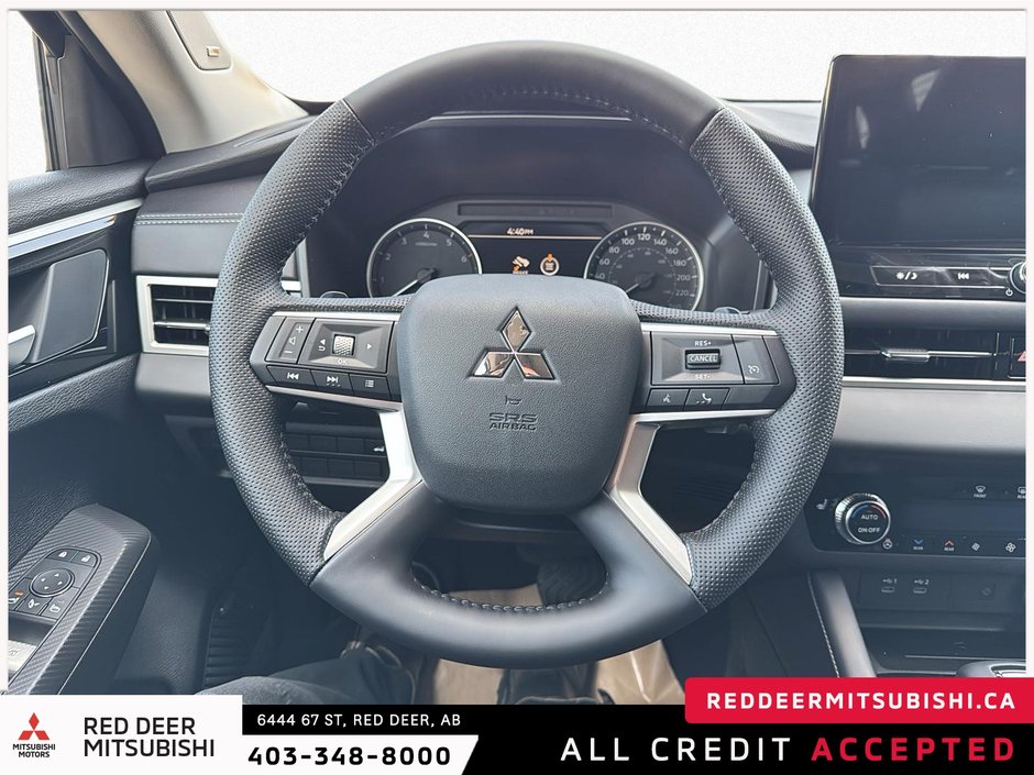 2025 Mitsubishi Outlander SE S-AWC-10