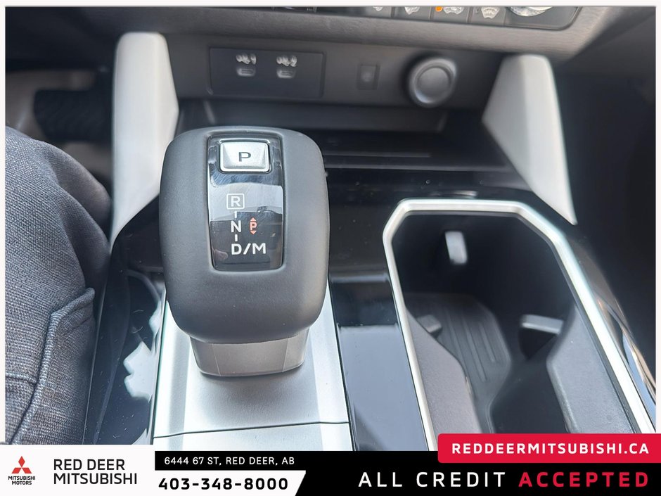 2025 Mitsubishi Outlander GT S-AWC TWO TONE ROOF-13