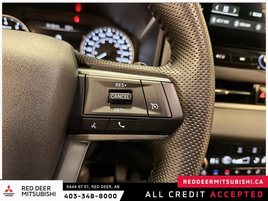 2025 Mitsubishi Outlander SE-14