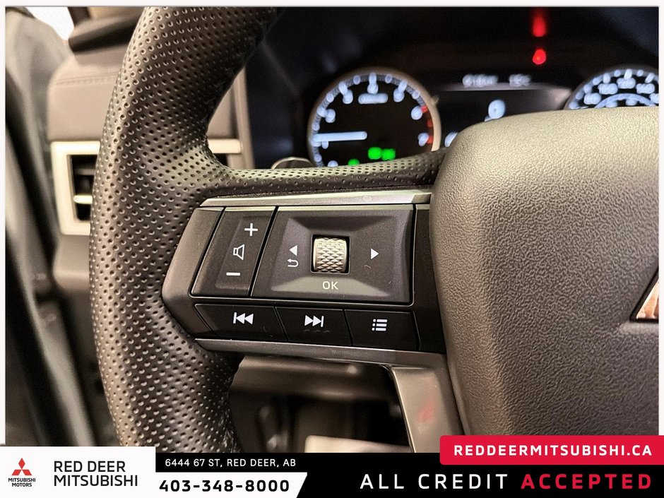 2025 Mitsubishi Outlander SE-13