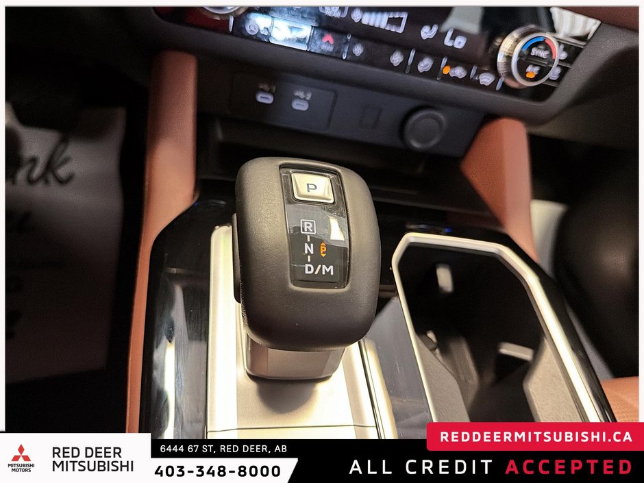 2025 Mitsubishi Outlander-21