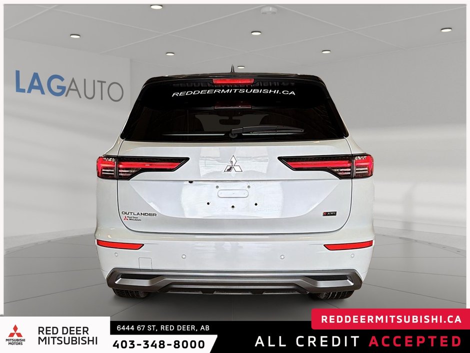 2025 Mitsubishi Outlander-2