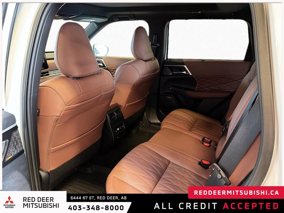 2025 Mitsubishi Outlander-12