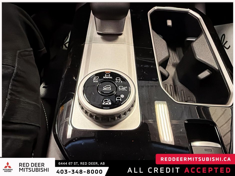 2026 Mitsubishi Outlander ES S-AWC-18