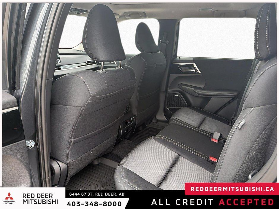 2026 Mitsubishi Outlander SE S-AWC-12