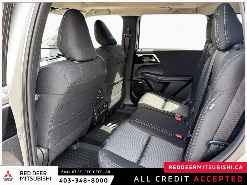 2026 Mitsubishi Outlander SE S-AWC-12