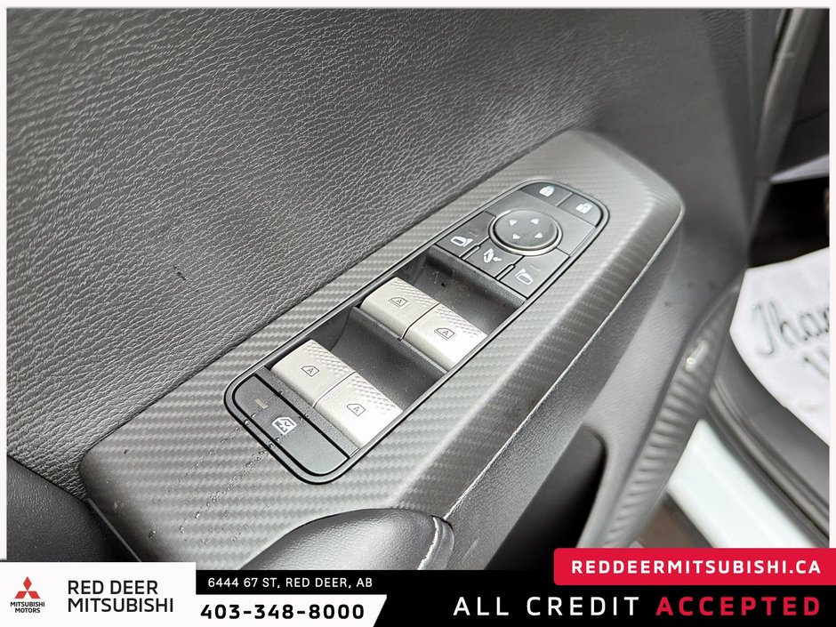 2026 Mitsubishi Outlander LE S-AWC-13