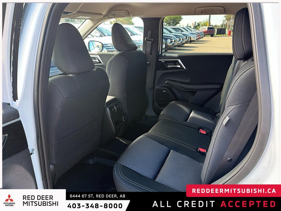 2026 Mitsubishi Outlander ES S-AWC-10