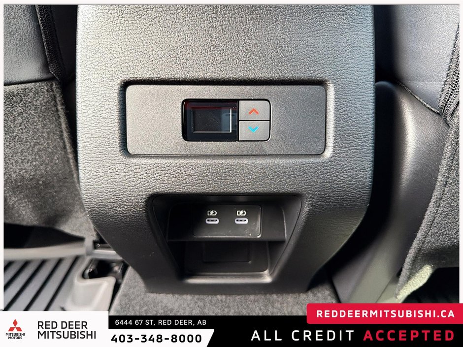 2026 Mitsubishi Outlander LE S-AWC-11