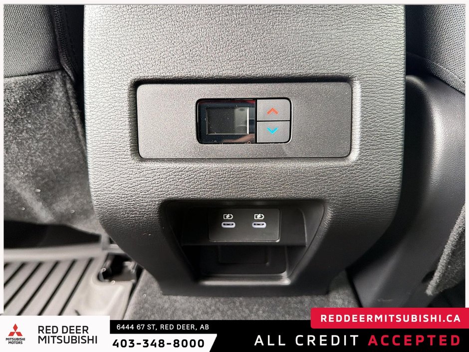 2026 Mitsubishi Outlander SE S-AWC-11