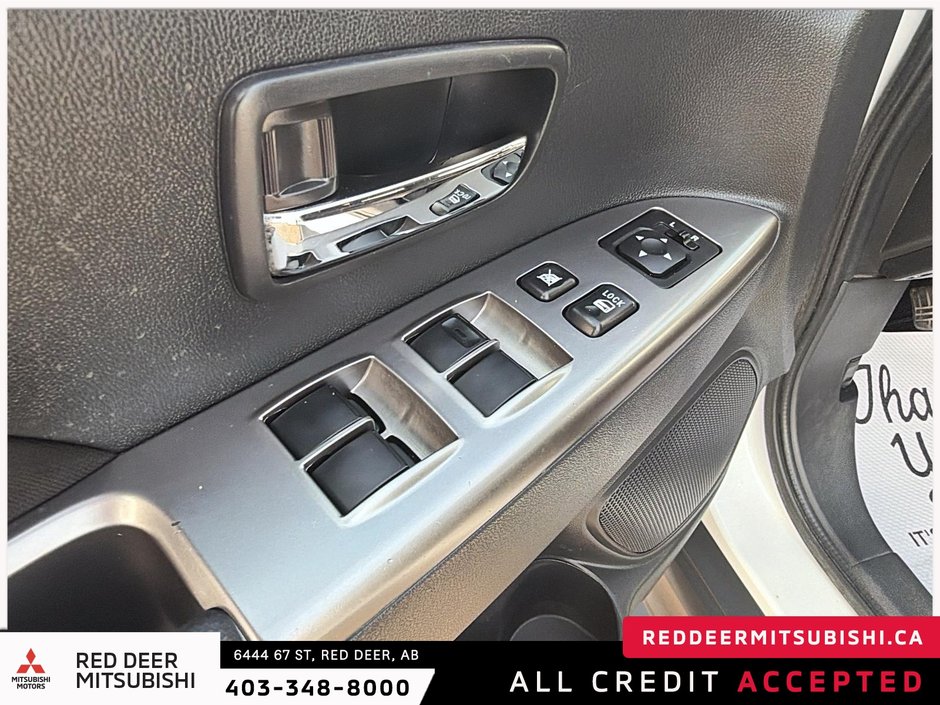 2018 Mitsubishi RVR SE-10