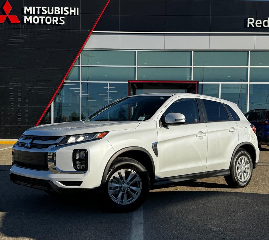 2023 Mitsubishi RVR SE AWC-0