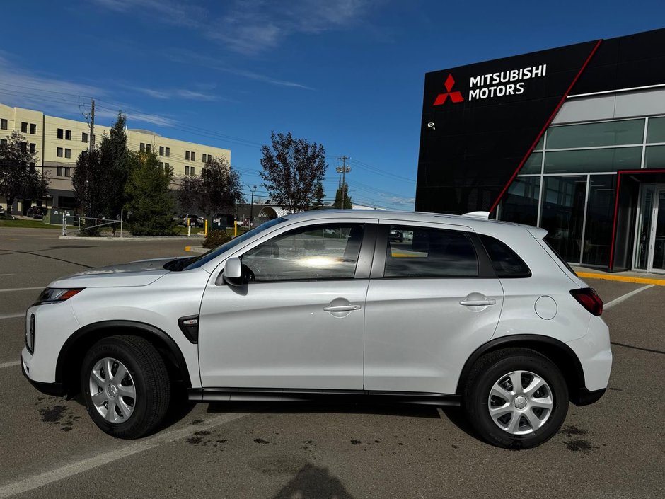 2024 Mitsubishi RVR ES AWC-2