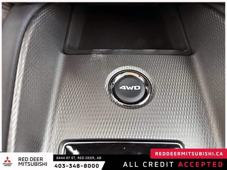 2025 Mitsubishi RVR SE AWC-14