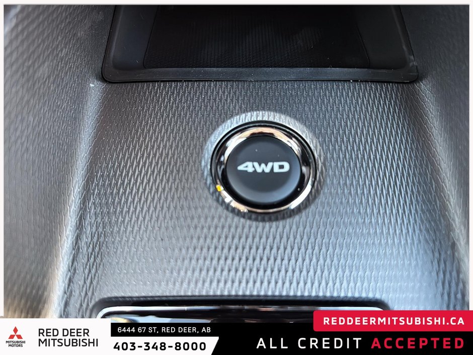 2025 Mitsubishi RVR SE AWC-14