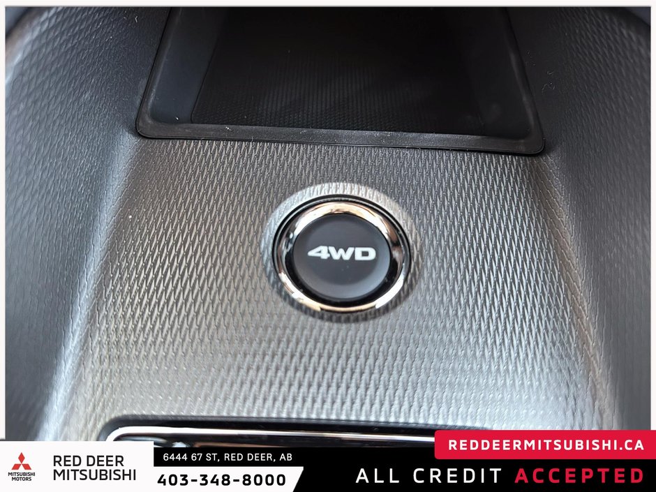 2025 Mitsubishi RVR SE AWC-14