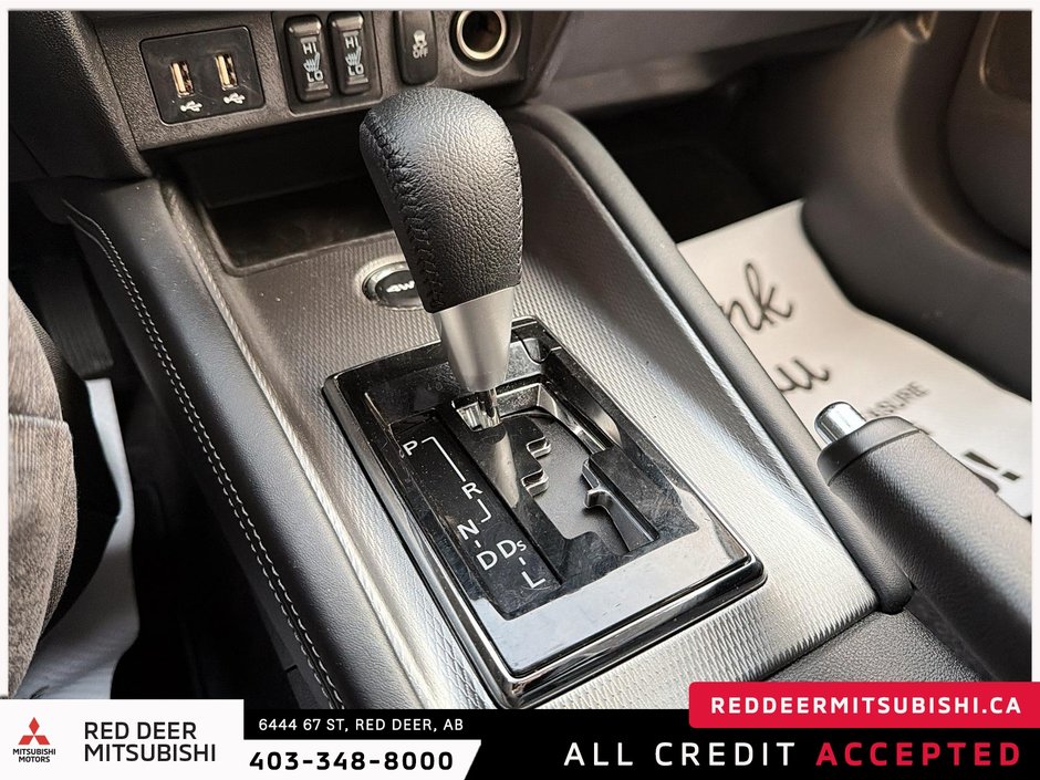 2025 Mitsubishi RVR SE-17