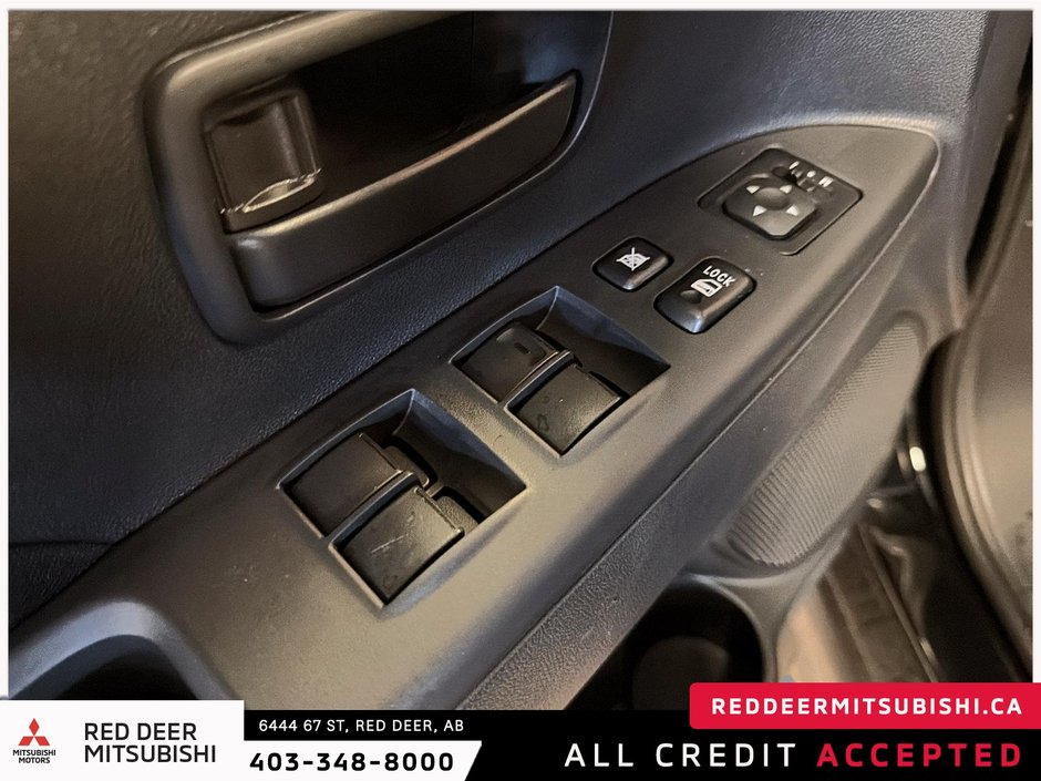 2026 Mitsubishi RVR ES FWD-10