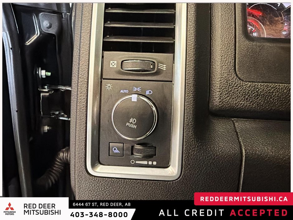 2022 Ram 1500 Classic Warlock-19