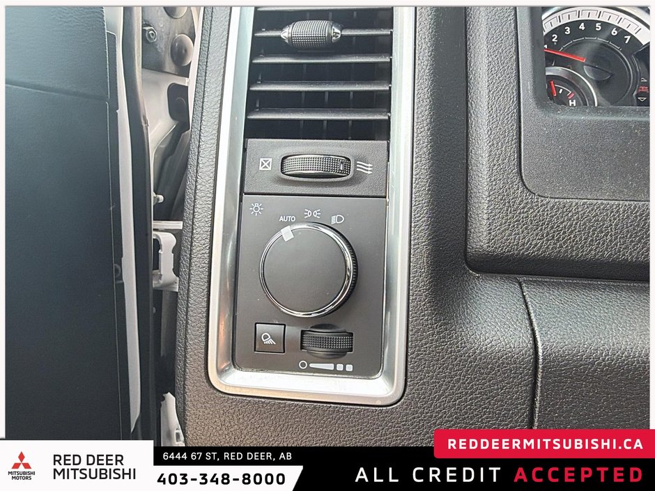 2022 Ram 1500 Classic Warlock-19